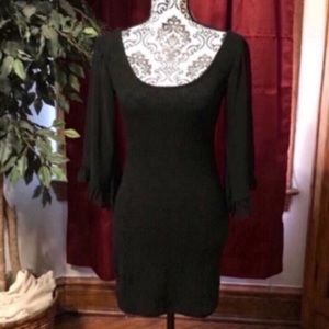 Reverse - Black Dress with Ruffled Sleeves